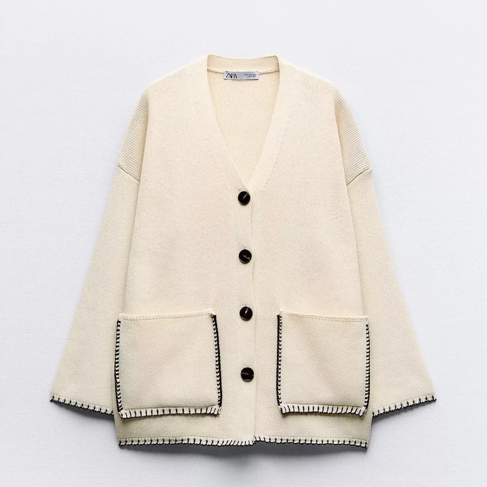 🆕 Zara Knit Cardigan With Contrast Topstitching in Cream - Picture 8 of 13